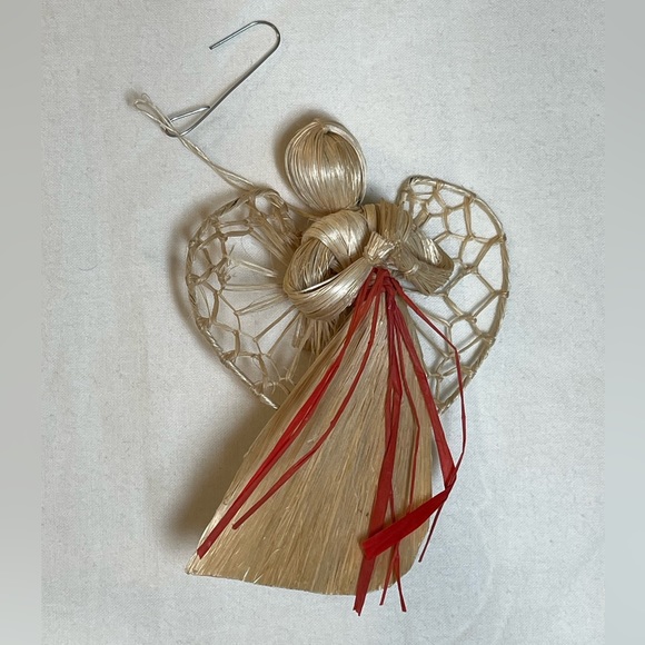 Straw angel ornament. Approx 4” length 3” width 
Previously owned. EUC - Picture 2 of 5